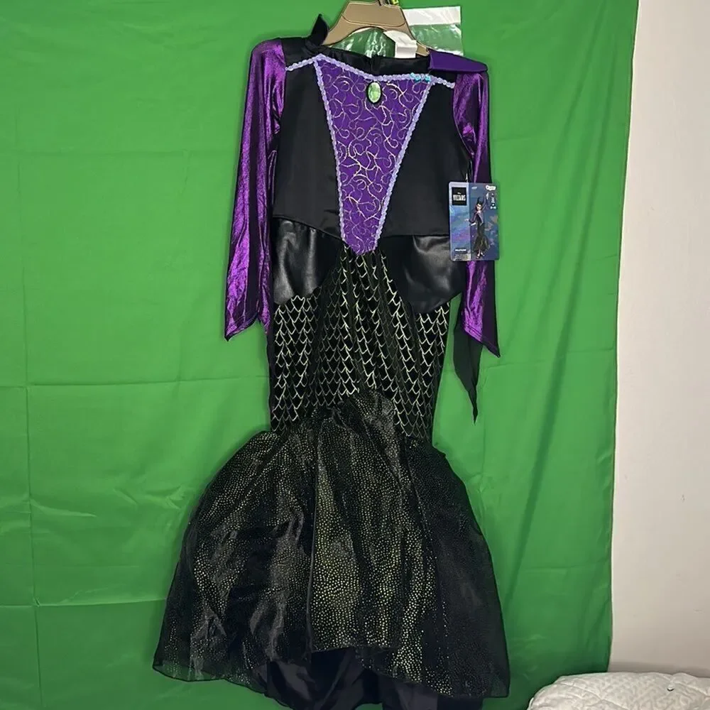 NWT Maleficent Disney’s Villans Size M 8-10 Dress up Cosplay